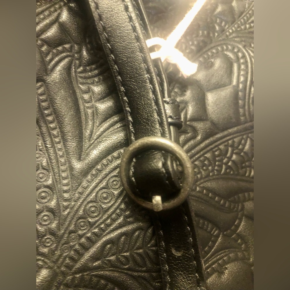 NWT Lucky Brand black embossed large 100% leather crossbody shoulder Boho purse - Picture 6 of 6
